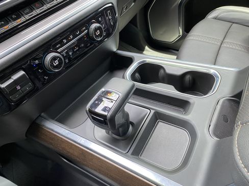 Used 2024 Chevrolet Silverado 1500 High Country w/ Technology Package AWD/4WD image 32