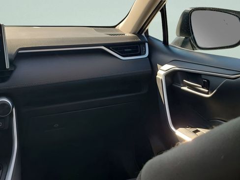 Used 2024 Toyota RAV4 LE image 17