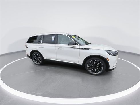 New 2026 Lincoln Aviator Reserve image 9