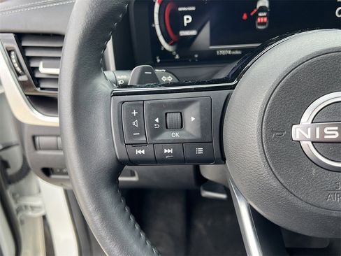 Certified 2023 Nissan Rogue Platinum image 11