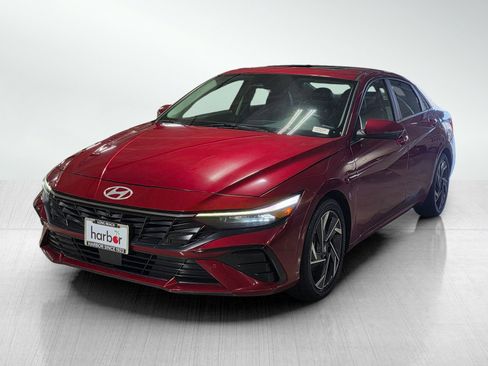 Certified 2024 Hyundai Elantra Limited image 3