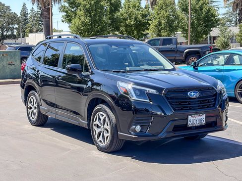 Used 2023 Subaru Forester Premium AWD/4WD image 5