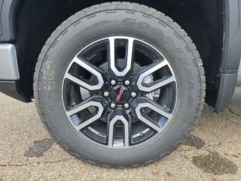 New 2026 GMC Sierra 1500 AT4 w/ AT4 Premium Package image 9