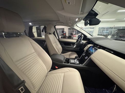 Used 2020 Land Rover Discovery Sport SE image 25