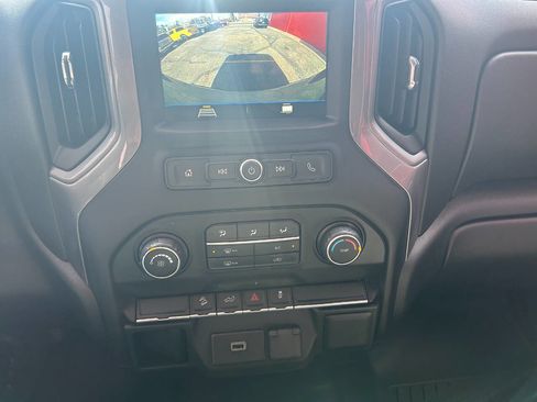 Used 2019 Chevrolet Silverado 1500 Custom Trail Boss w/ Custom Convenience Package AWD/4WD image 9