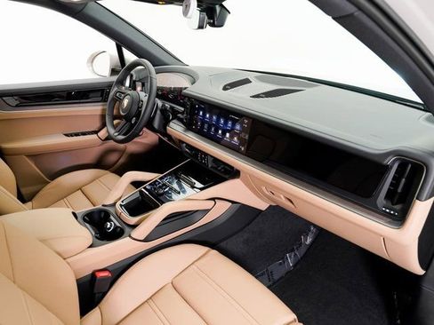 New 2026 Porsche Cayenne image 22