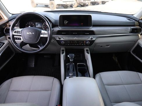 Used 2022 Kia Telluride EX w/ EX Premium Package FWD image 26