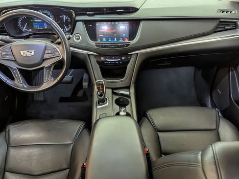 Used 2018 Cadillac XT5 Luxury w/ Driver Awareness Package image 15