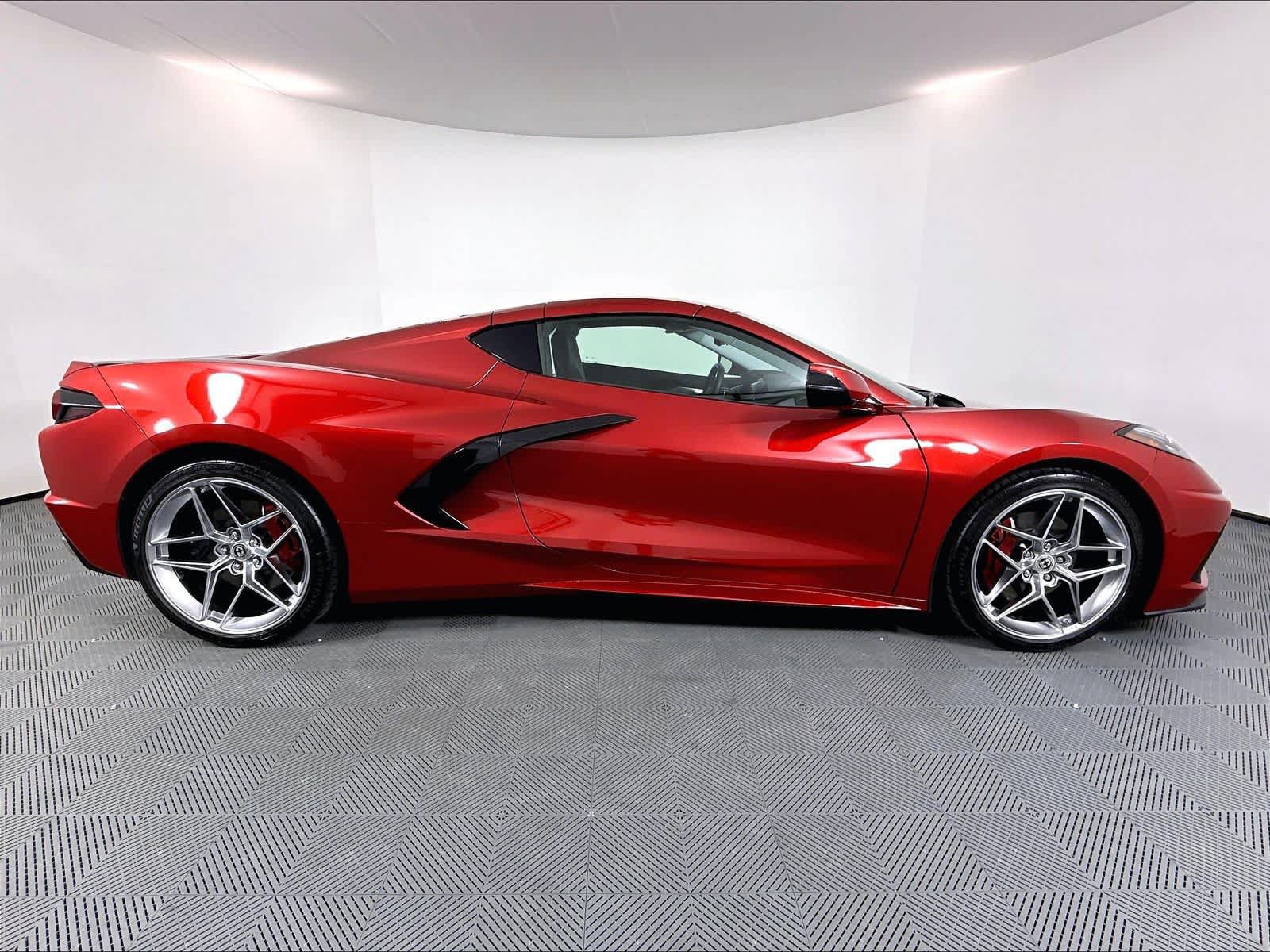 Used 2024 Chevrolet Corvette Stingray Premium Cpe w/ Battery Protection Package RWD image 8
