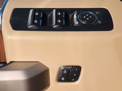 Used 2015 Ford F150 Lariat w/ Equipment Group 501A Mid image 26