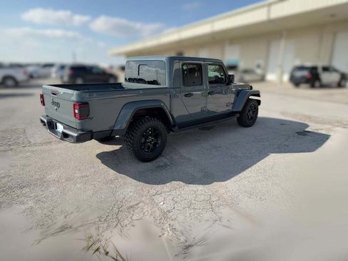 New 2025 Jeep Gladiator Sport image 12