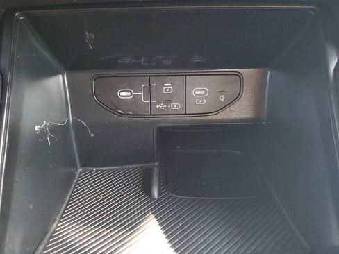 Used 2024 Kia Sorento S image 28