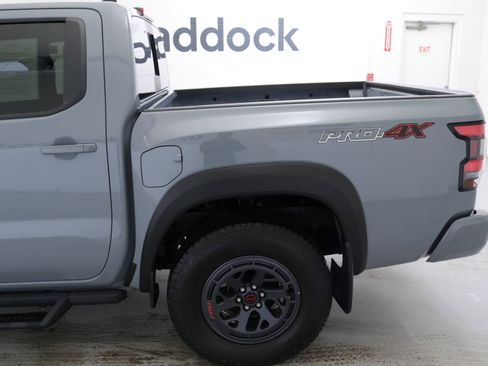Used 2025 Nissan Frontier PRO-4X image 6