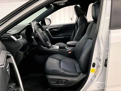 Used 2022 Toyota RAV4 XSE AWD/4WD image 24