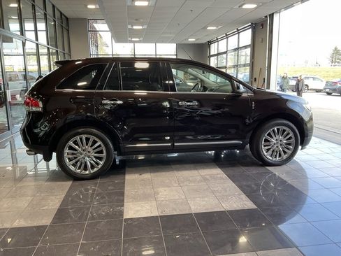 Used 2013 Lincoln MKX FWD image 6