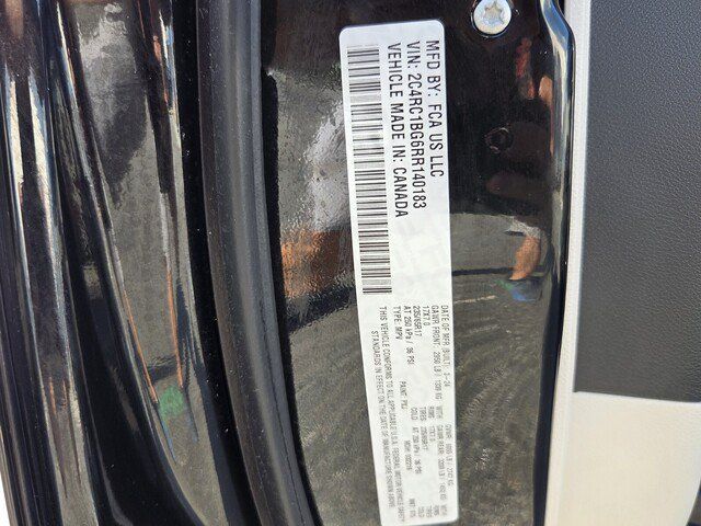 Used 2024 Chrysler Pacifica Touring-L FWD image 19