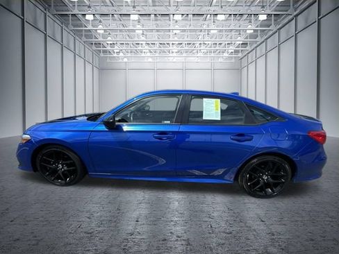 Used 2023 Honda Civic Sport image 2