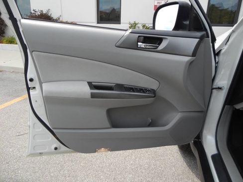 Used 2012 Subaru Forester 2.5X Limited image 26