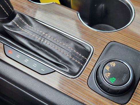 Used 2017 GMC Acadia SLE image 33