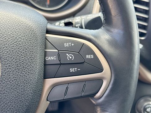 Used 2016 Jeep Cherokee Limited w/ Trailer Tow Group FWD image 26