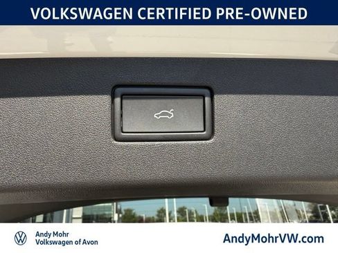 Used 2026 Volkswagen Tiguan SE w/ Panoramic Sunroof Package AWD/4WD image 11