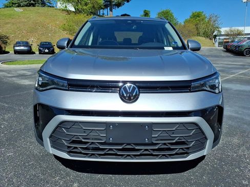 Used 2025 Volkswagen Taos SE AWD/4WD image 13