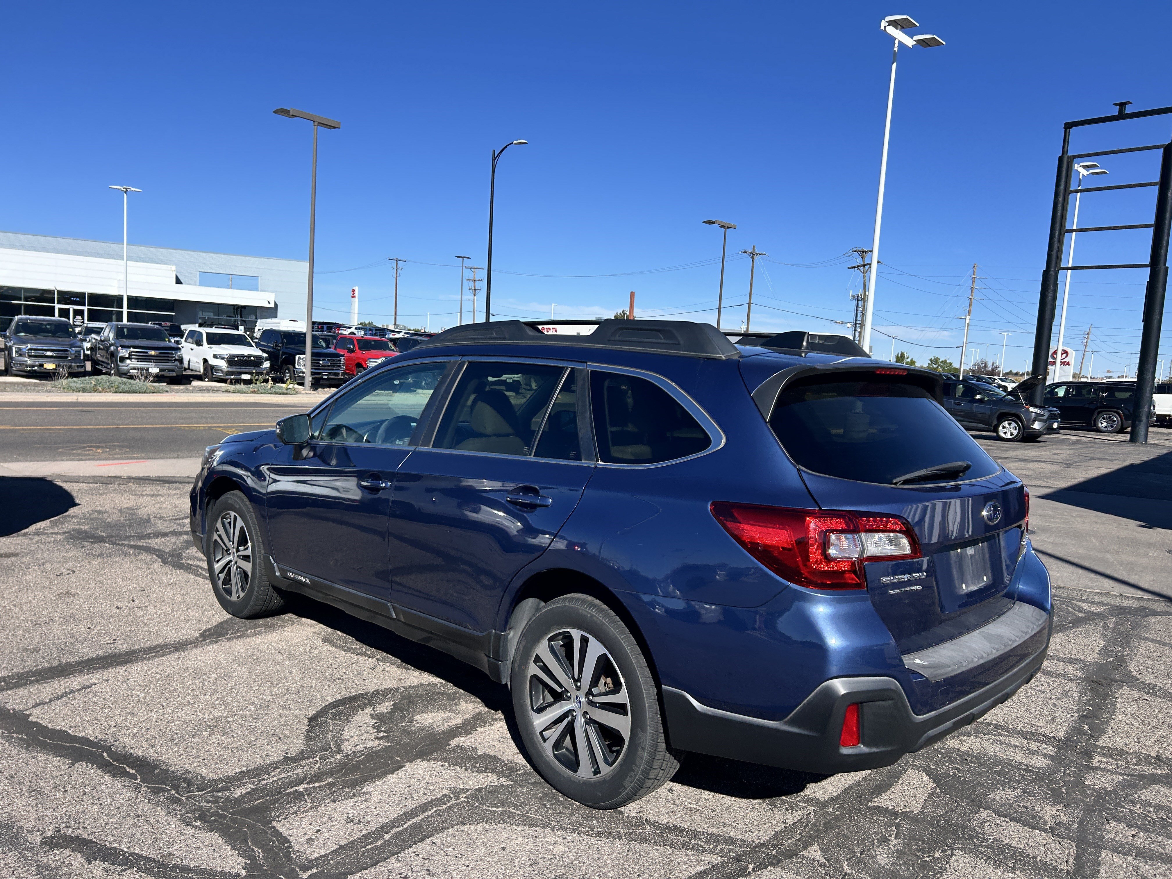 Used 2019 Subaru Outback 3.6R Limited AWD/4WD image 3