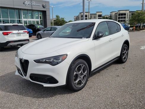New 2025 Alfa Romeo Stelvio Sprint image 2