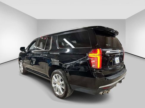 Used 2023 Chevrolet Suburban High Country AWD/4WD image 3