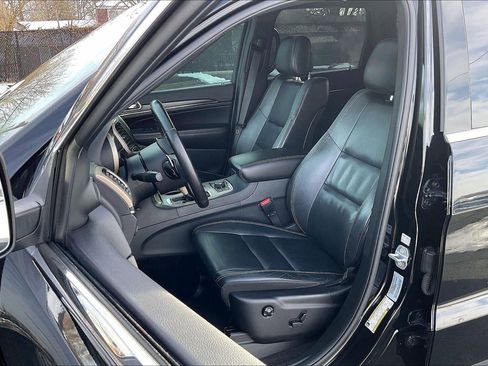 Used 2017 Jeep Grand Cherokee Limited image 23