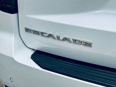 Used 2022 Cadillac Escalade Sport Platinum w/ Heavy-Duty Trailer Package image 25