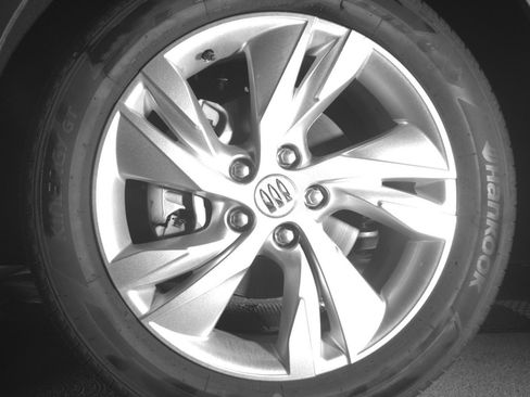 Used 2025 Buick Encore GX Preferred AWD/4WD image 12
