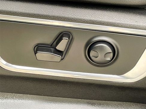 Used 2024 RAM 1500 Laramie image 21