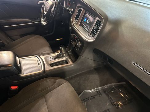 Used 2022 Dodge Charger SXT RWD image 16