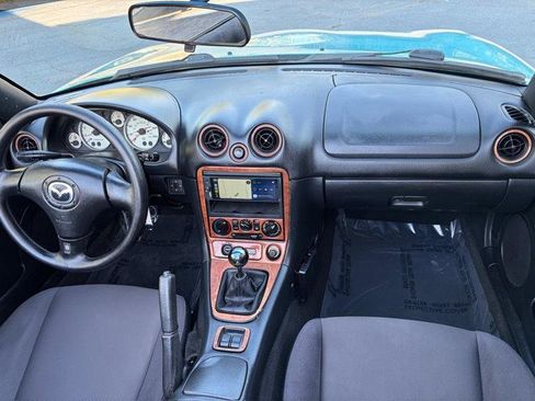 Used 2003 MAZDA MX-5 Miata RWD image 24