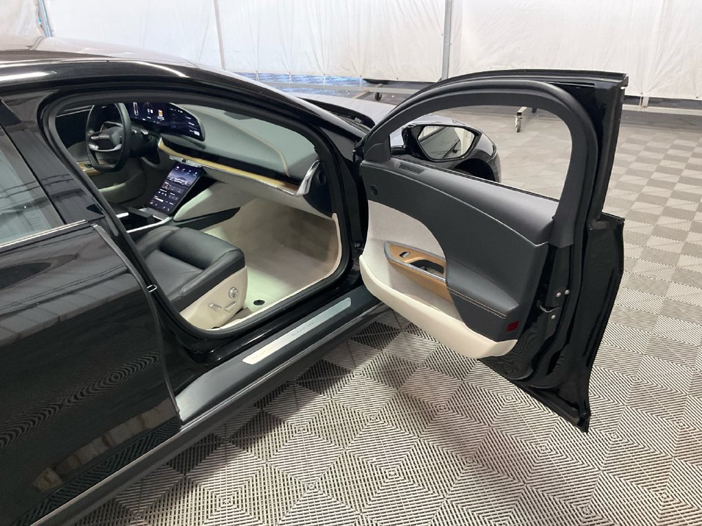 Used 2025 Lucid Air Touring AWD/4WD image 12