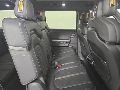 Used 2024 Rivian R1S Adventure AWD/4WD image 23
