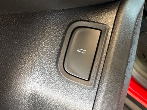 New 2026 Chevrolet Equinox LT w/ Convenience Package II FWD image 12