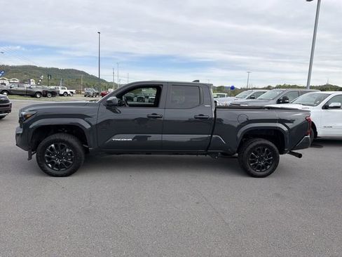 Used 2024 Toyota Tacoma SR5 AWD/4WD image 10