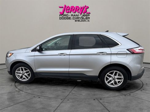 Used 2023 Ford Edge SEL image 2
