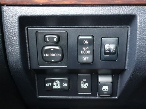 Used 2017 Toyota Tundra Limited image 30