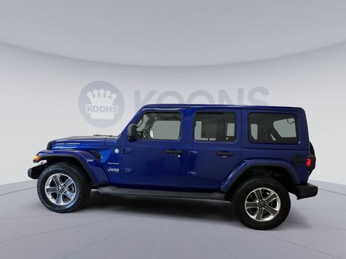 Used 2018 Jeep Wrangler Unlimited Sahara AWD/4WD image 2