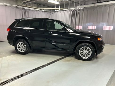 Used 2022 Jeep Grand Cherokee Laredo E image 8