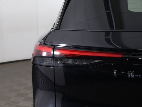 Used 2025 INFINITI QX60 Pure image 15