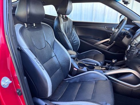 Used 2016 Hyundai Veloster Turbo w/ Option Group 04 FWD image 14