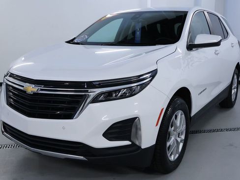 Used 2024 Chevrolet Equinox LT image 3