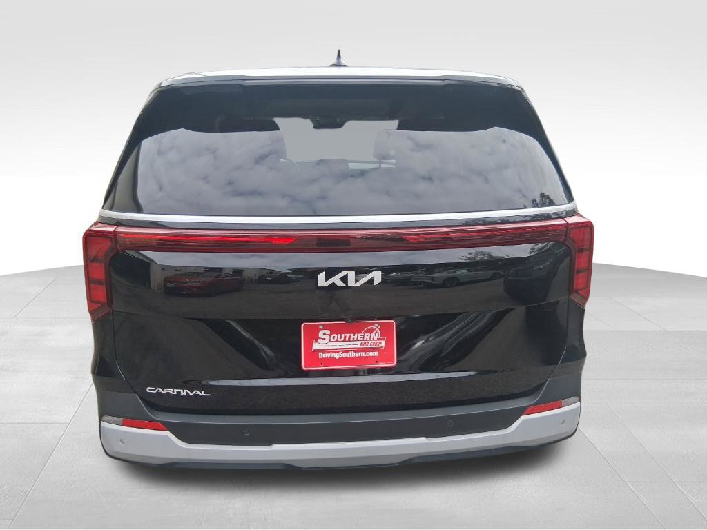 Certified 2026 Kia Carnival FWD image 6