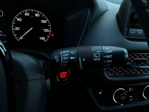 Used 2025 Honda HR-V Sport image 32