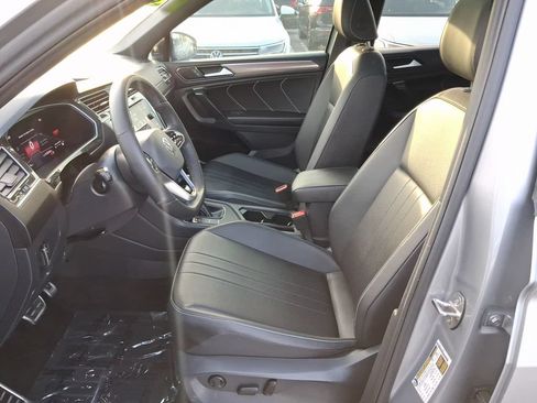 Used 2024 Volkswagen Tiguan SE R-Line FWD image 18