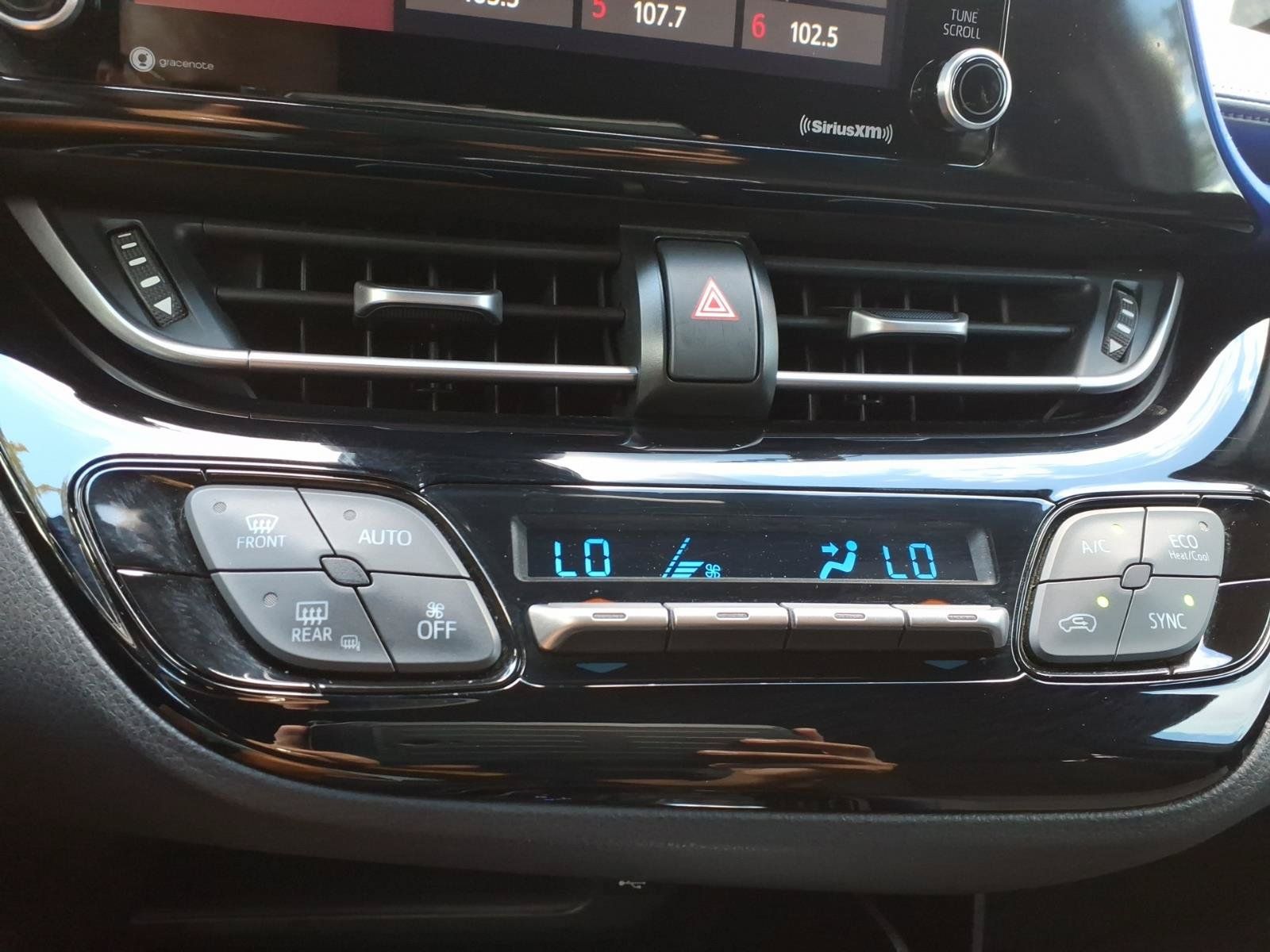 Used 2020 Toyota C-HR XLE FWD image 28